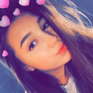 Meet your Posher, Moira